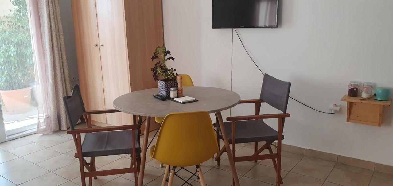 Γ3 - The Weekend Getaway One Apartment Aigio Exterior foto